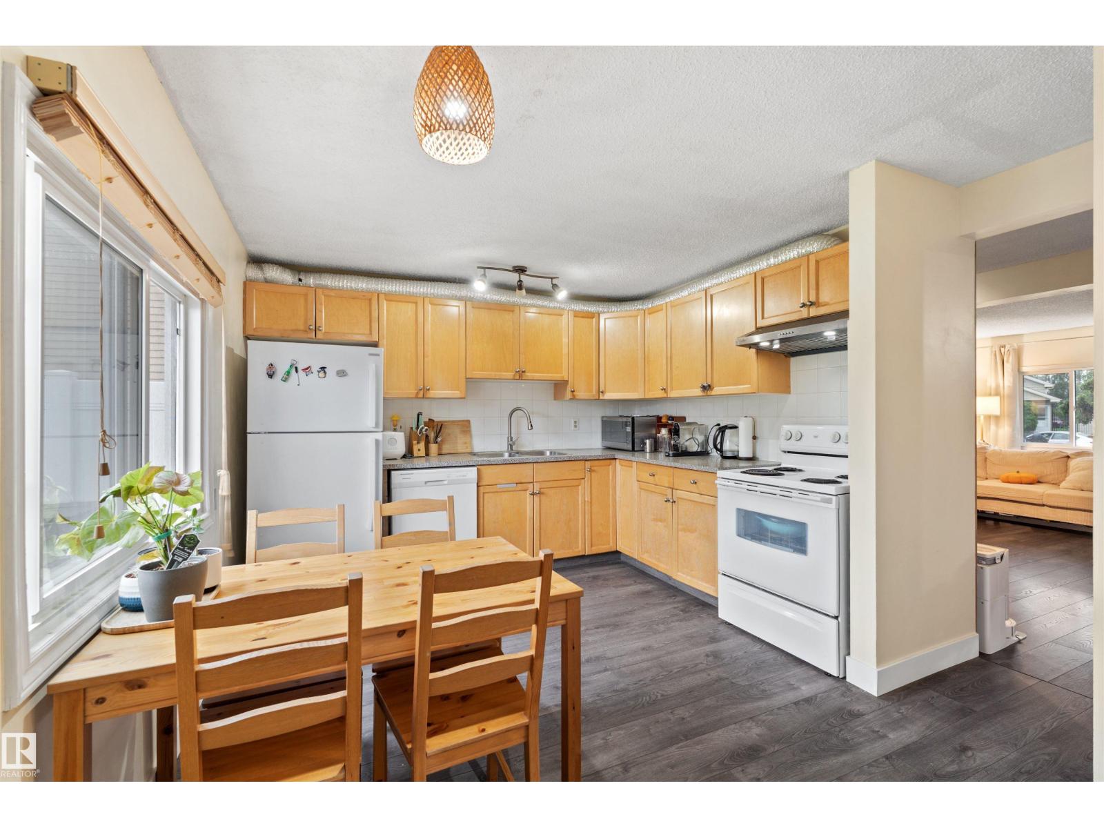 359 KIRKPATRICK CR NW — photo 8
