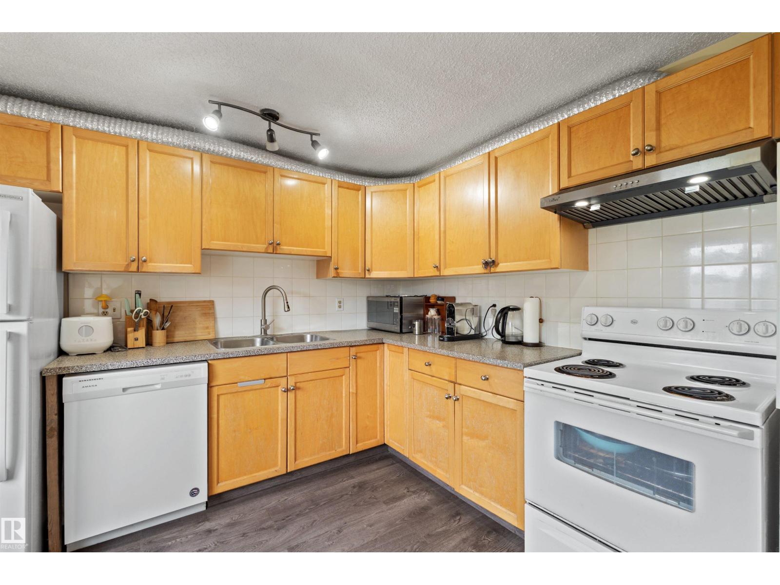 359 KIRKPATRICK CR NW — photo 9