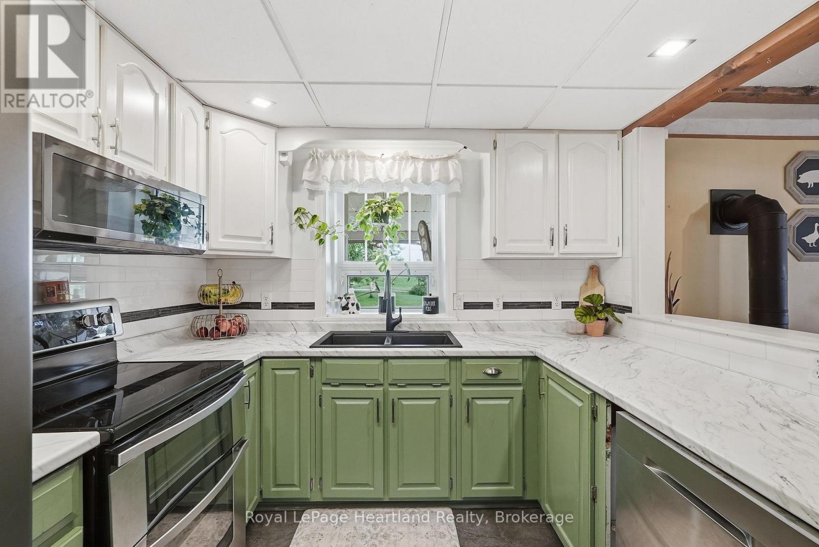 482 CONCESSION 8 - 14