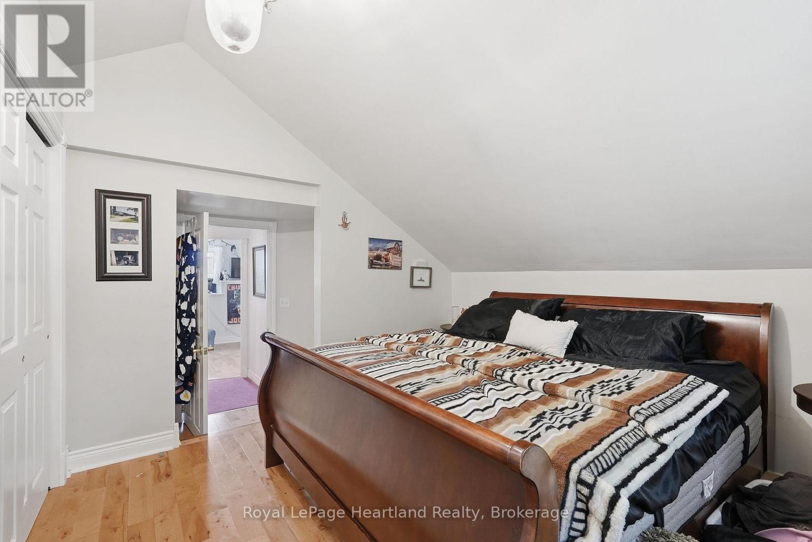 482 CONCESSION 8 - 25