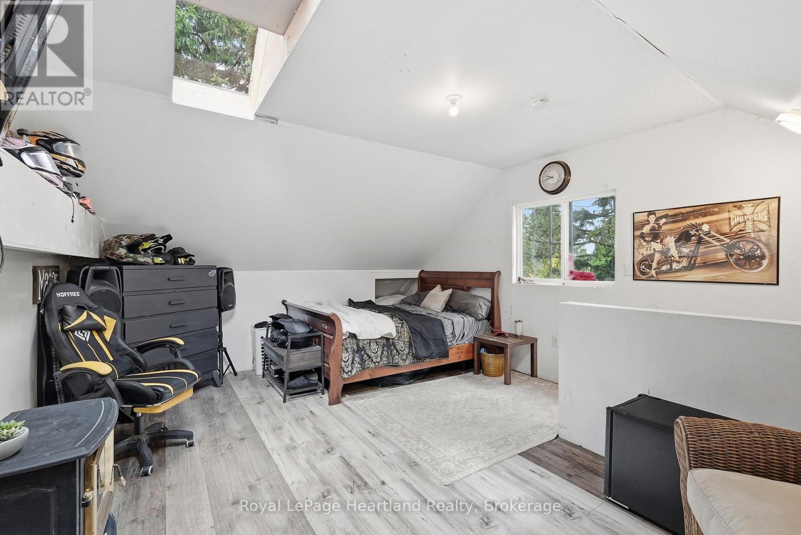 482 CONCESSION 8 - 30