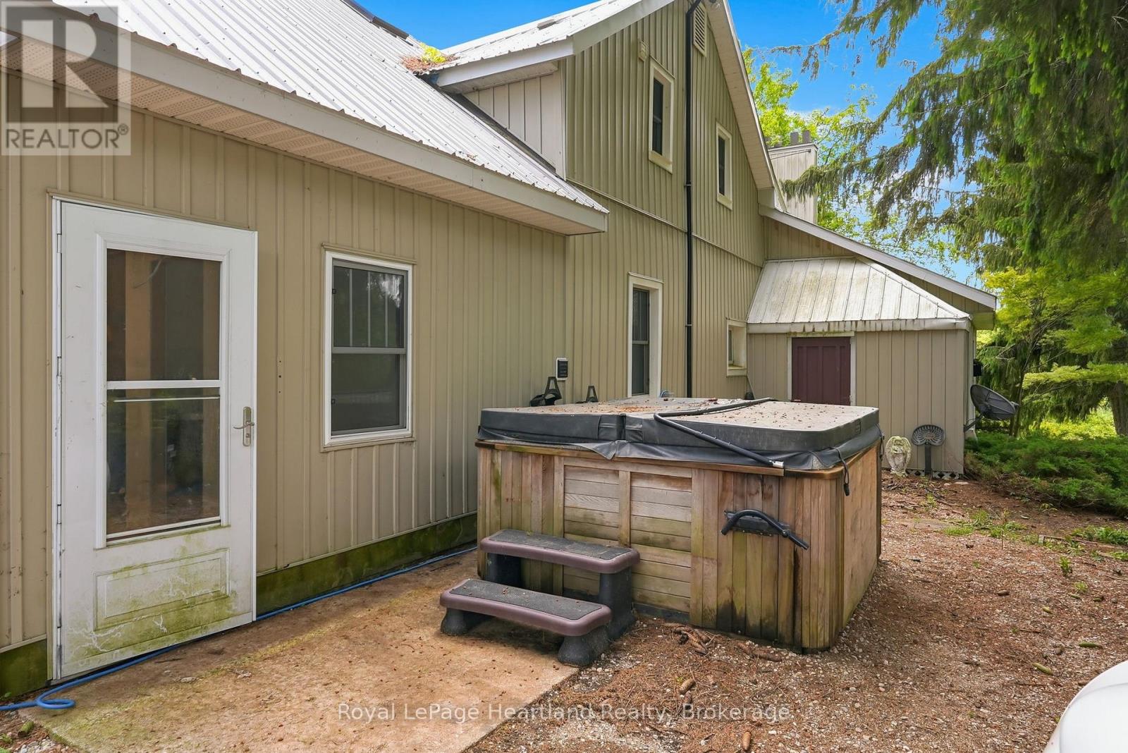 482 CONCESSION 8 - 32