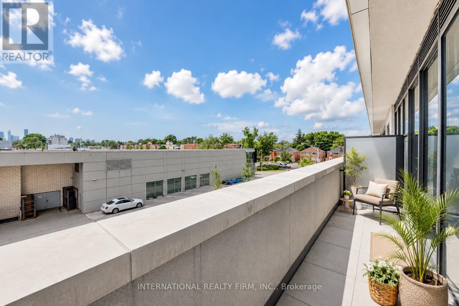 #207 33 FREDERICK TODD WAY W - 15