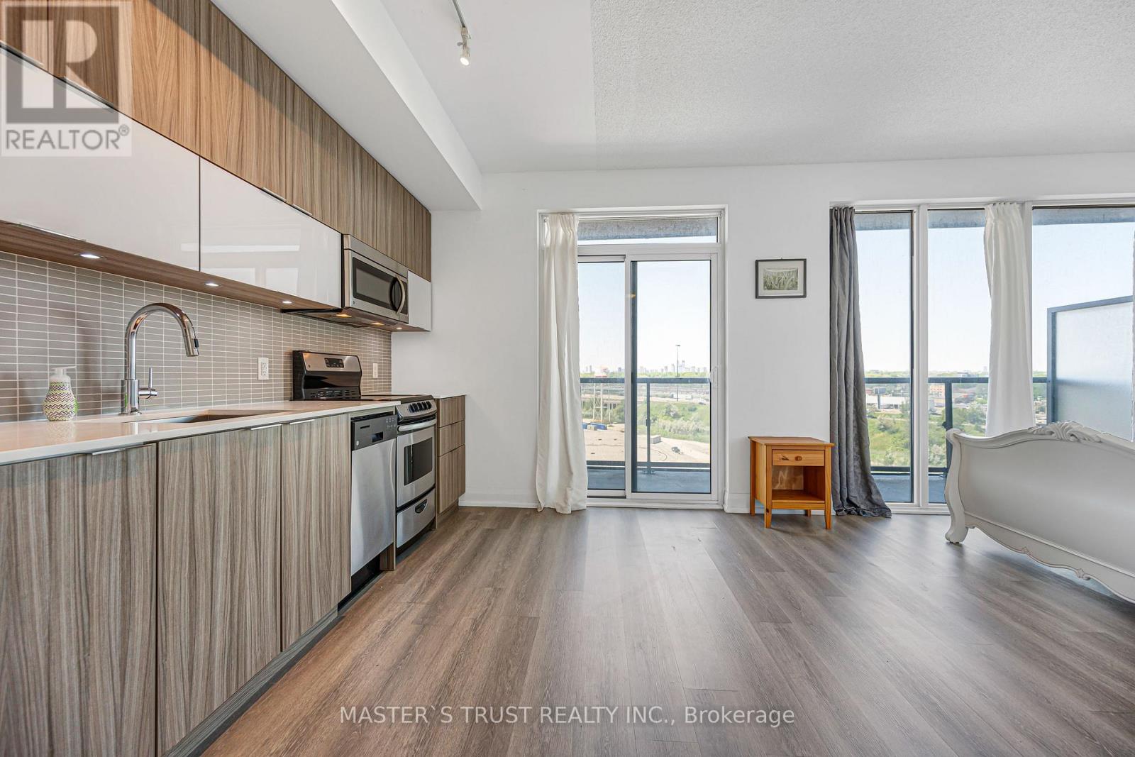 ##1109 56 ANNIE CRAIG DRIVE - 11