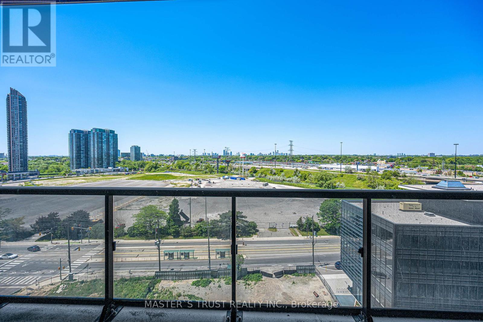 ##1109 56 ANNIE CRAIG DRIVE - 14