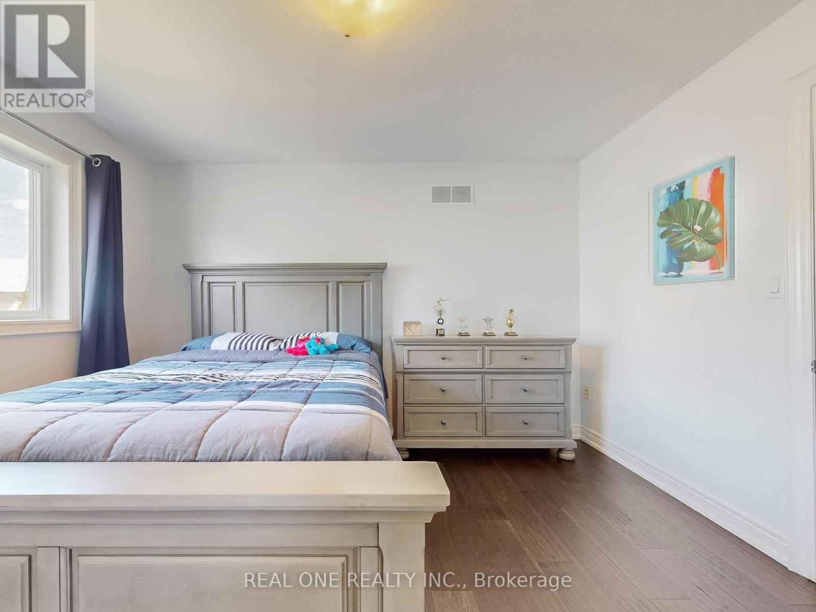 26 MATTHEWS COURT - 36