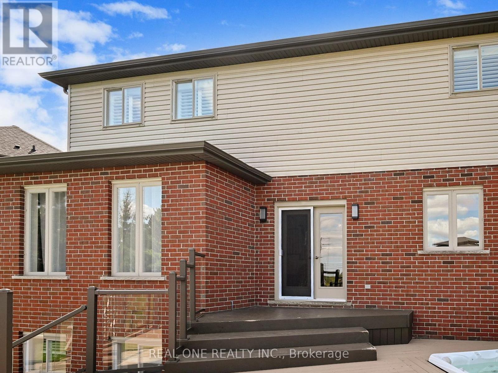 26 MATTHEWS COURT - 42