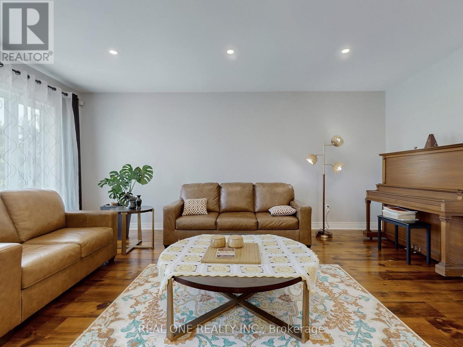 26 MATTHEWS COURT - 6