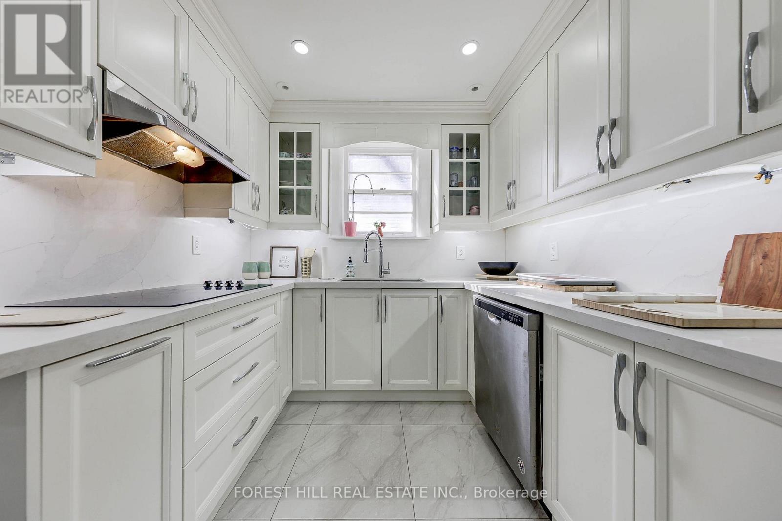 607 SPADINA ROAD - 15