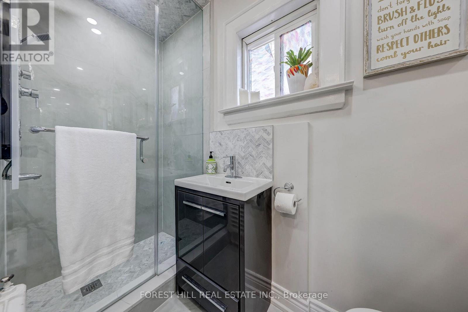 607 SPADINA ROAD - 23