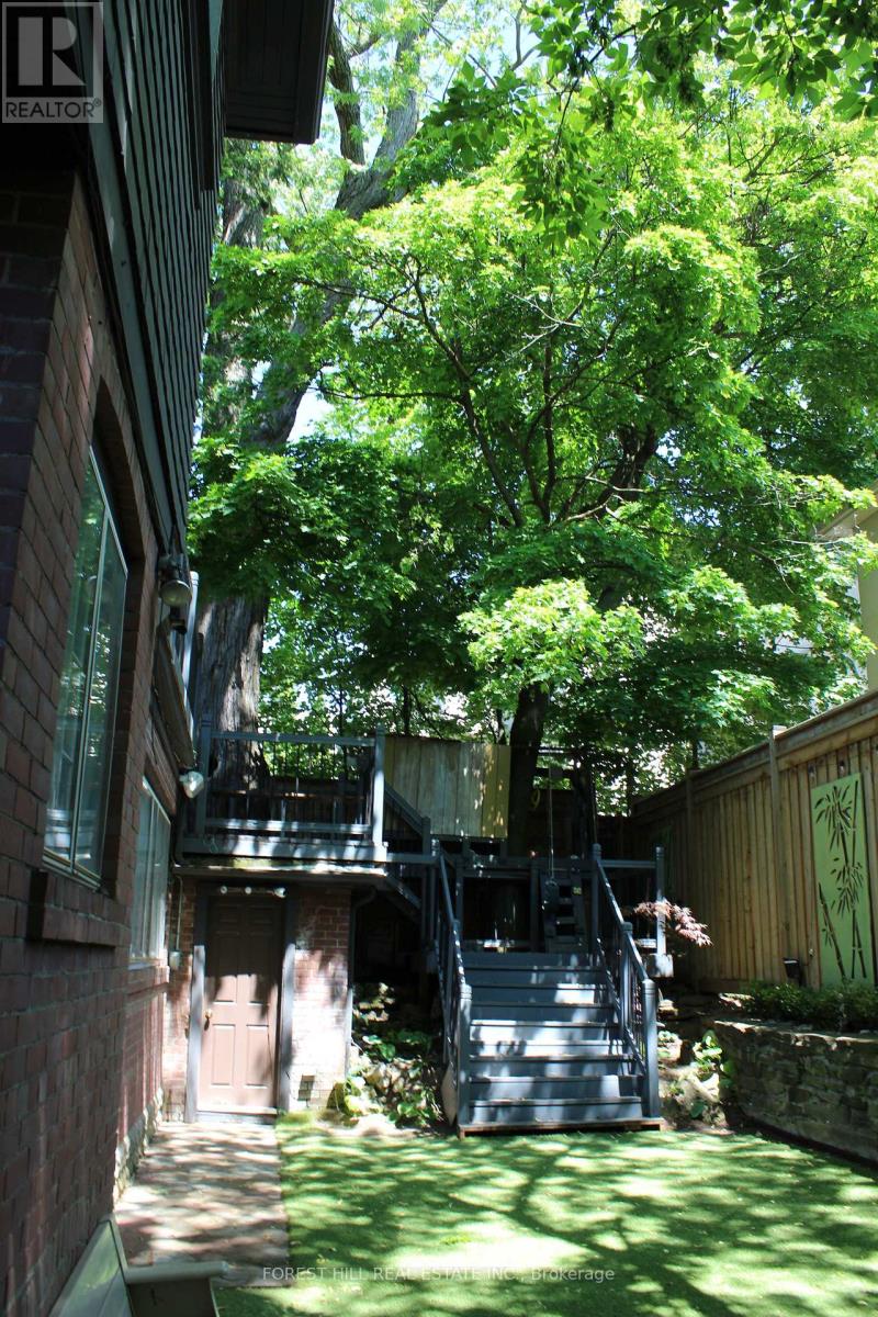 607 SPADINA ROAD - 40