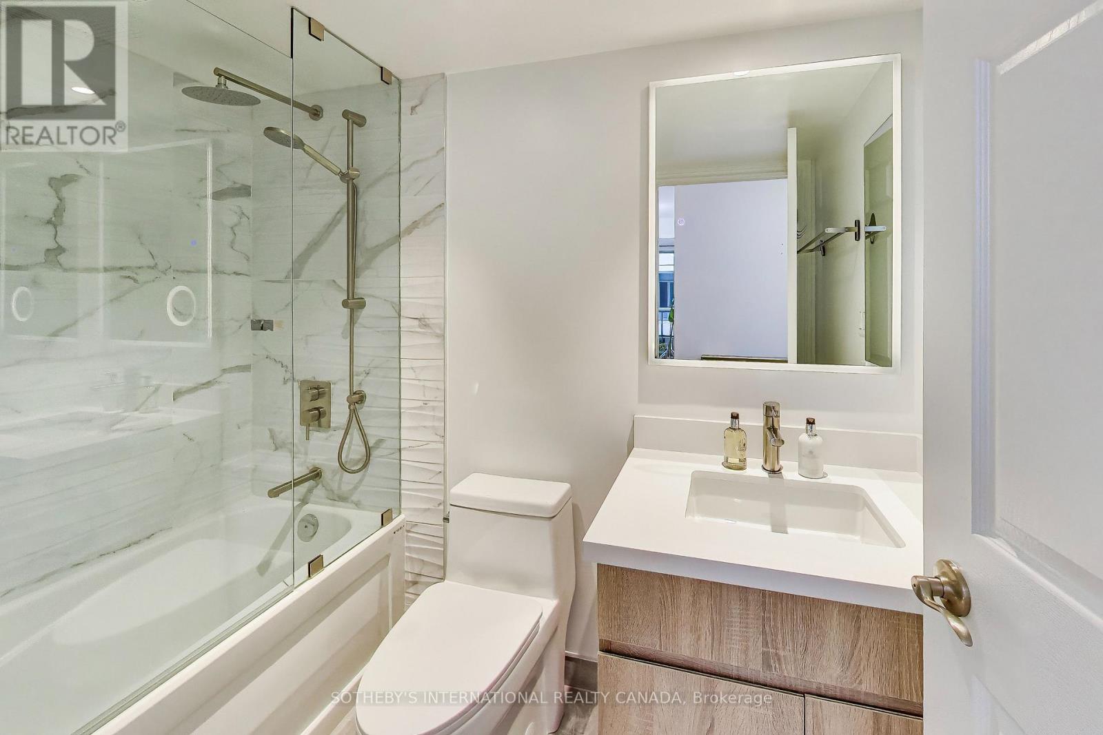 #1005 270 WELLINGTON STREET W - 19