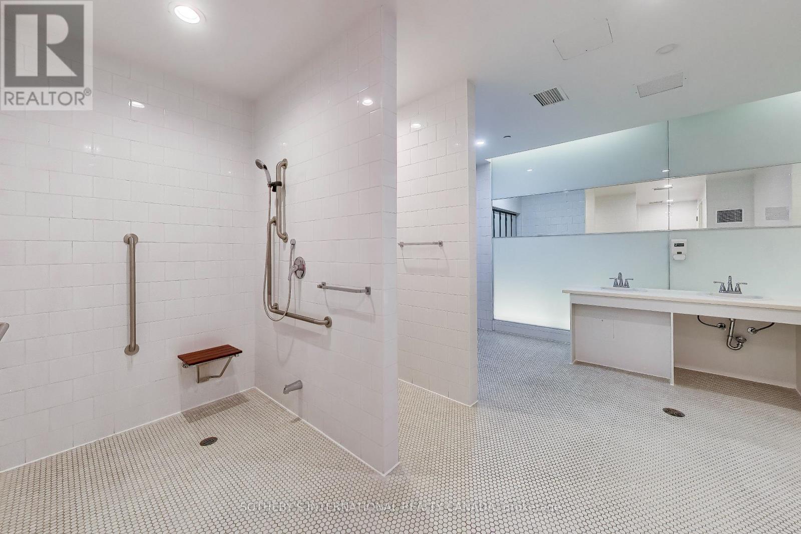 #1005 270 WELLINGTON STREET W - 29