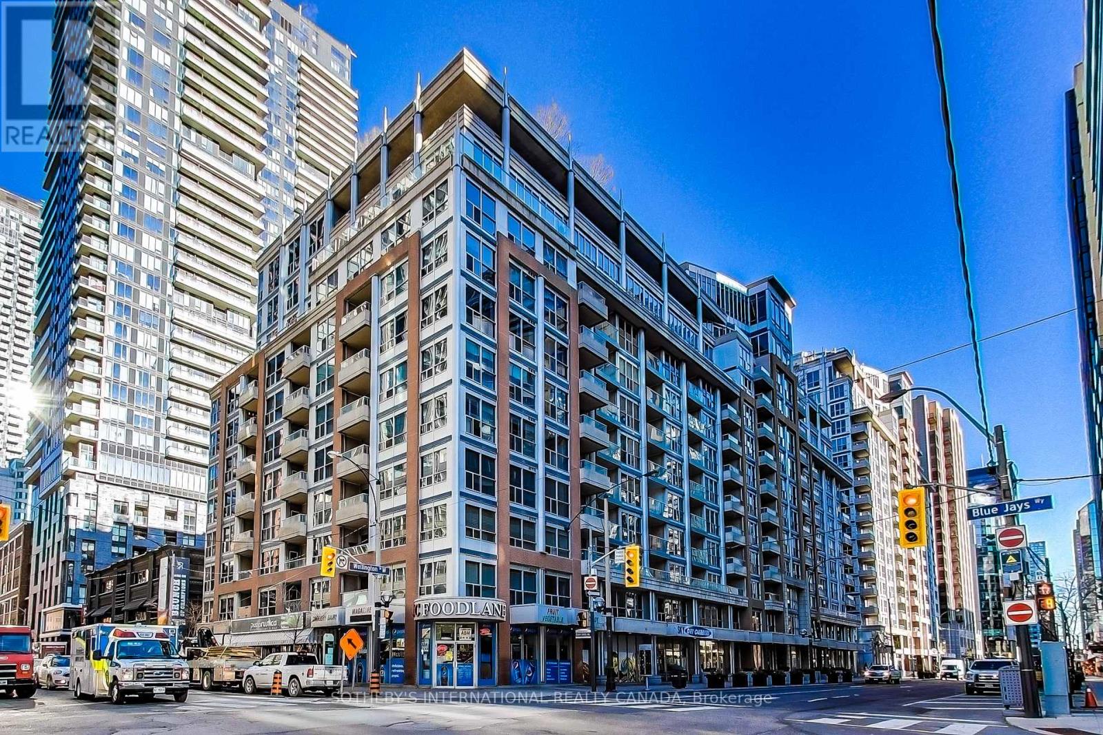 #1005 270 WELLINGTON STREET W - 35