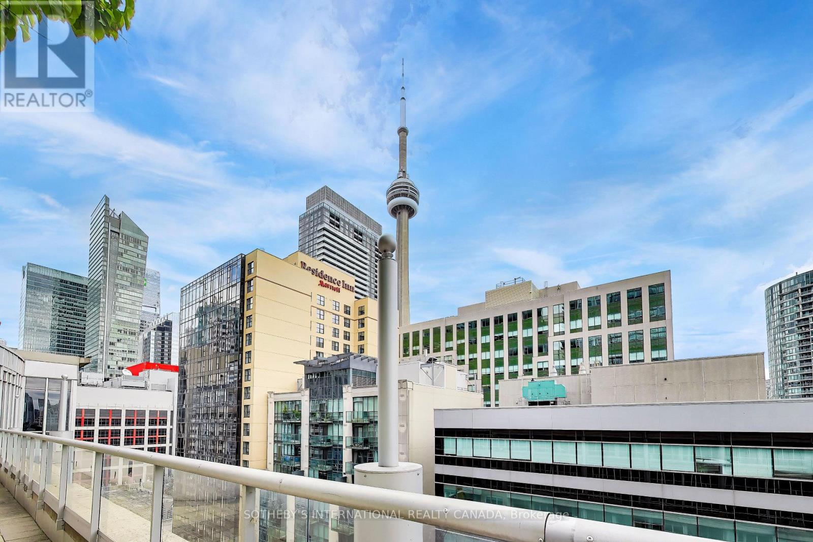 #1005 270 WELLINGTON STREET W - 32