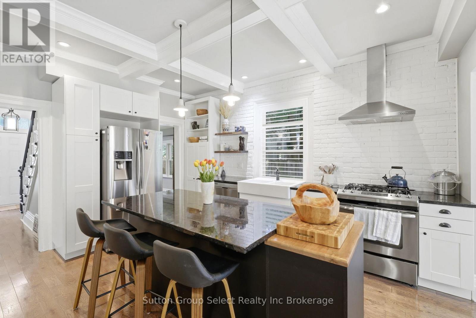 340 RIDOUT STREET S - 13