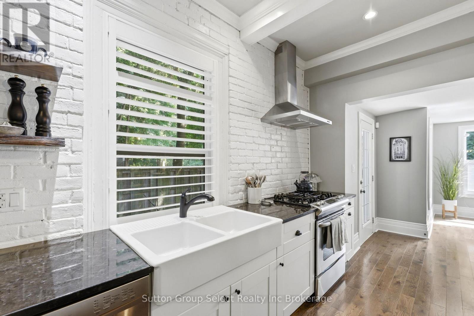 340 RIDOUT STREET S - 16