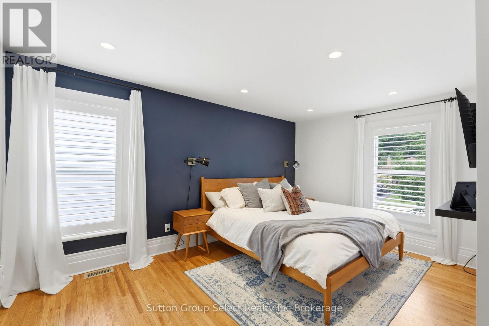 340 RIDOUT STREET S - 23