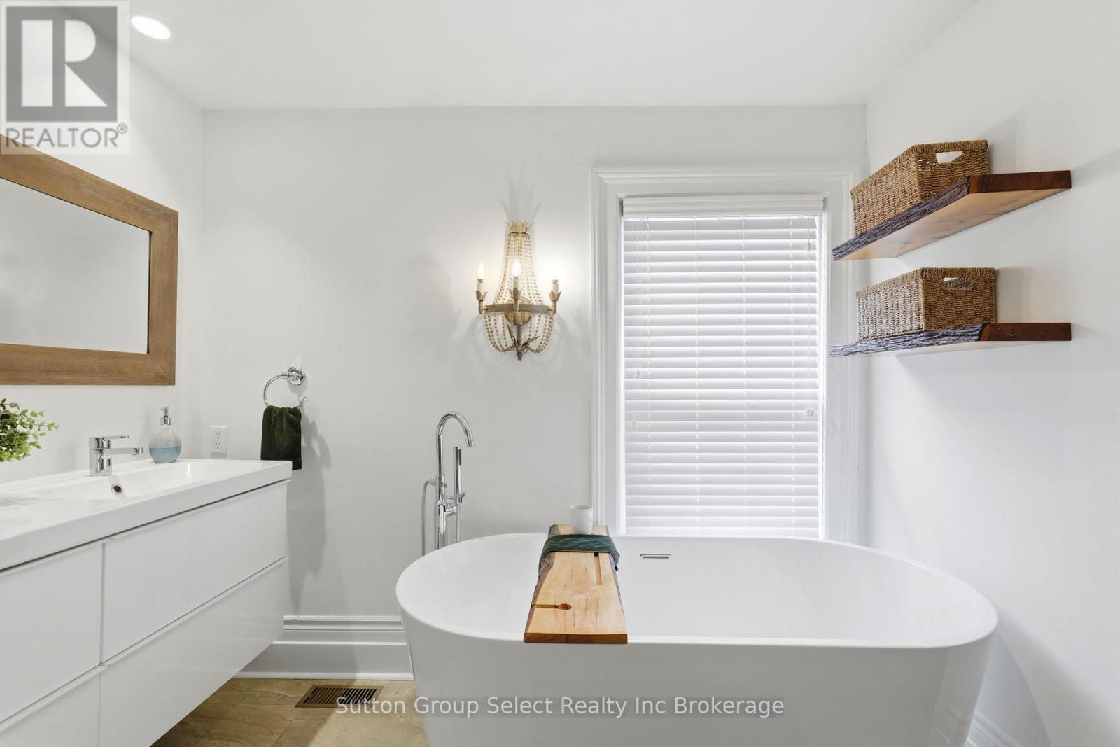 340 RIDOUT STREET S - 28