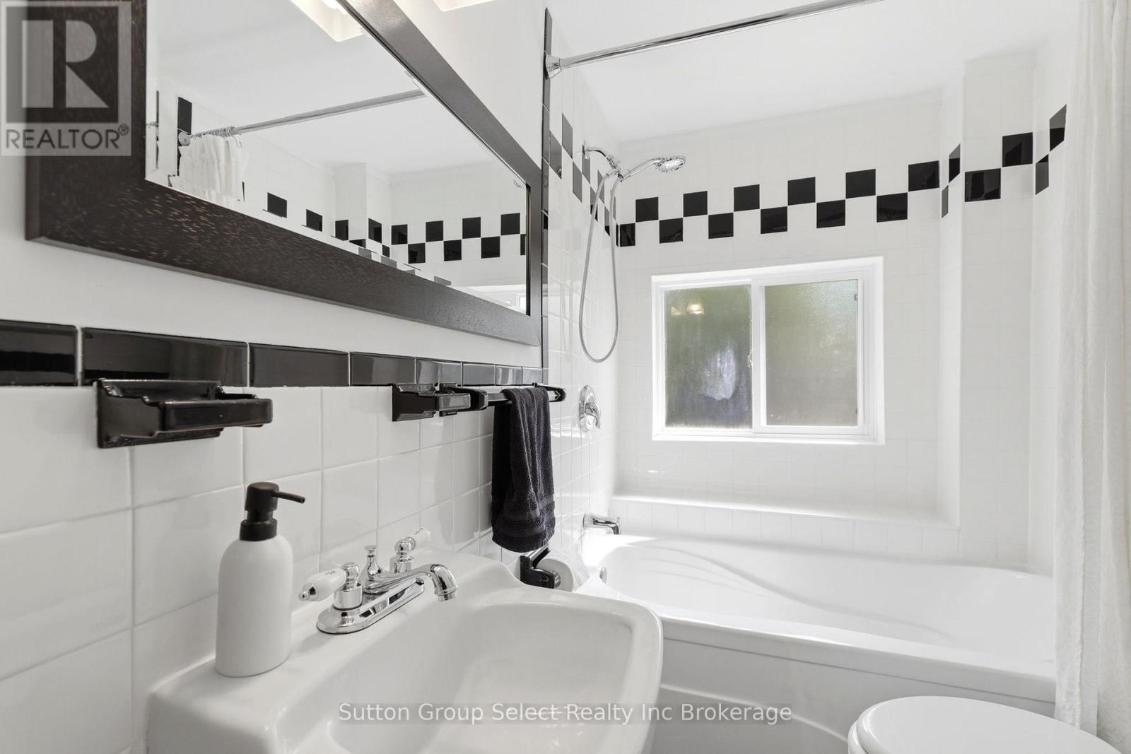 340 RIDOUT STREET S - 31