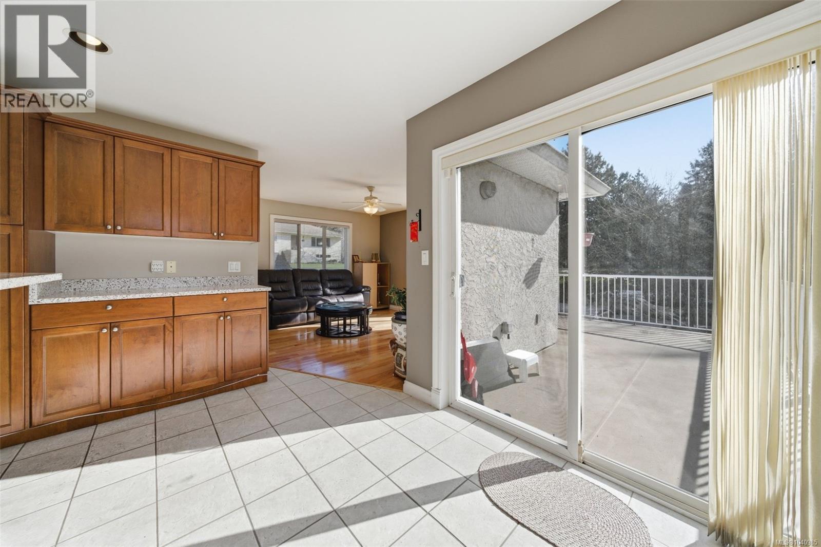 1185 Rock St - 13