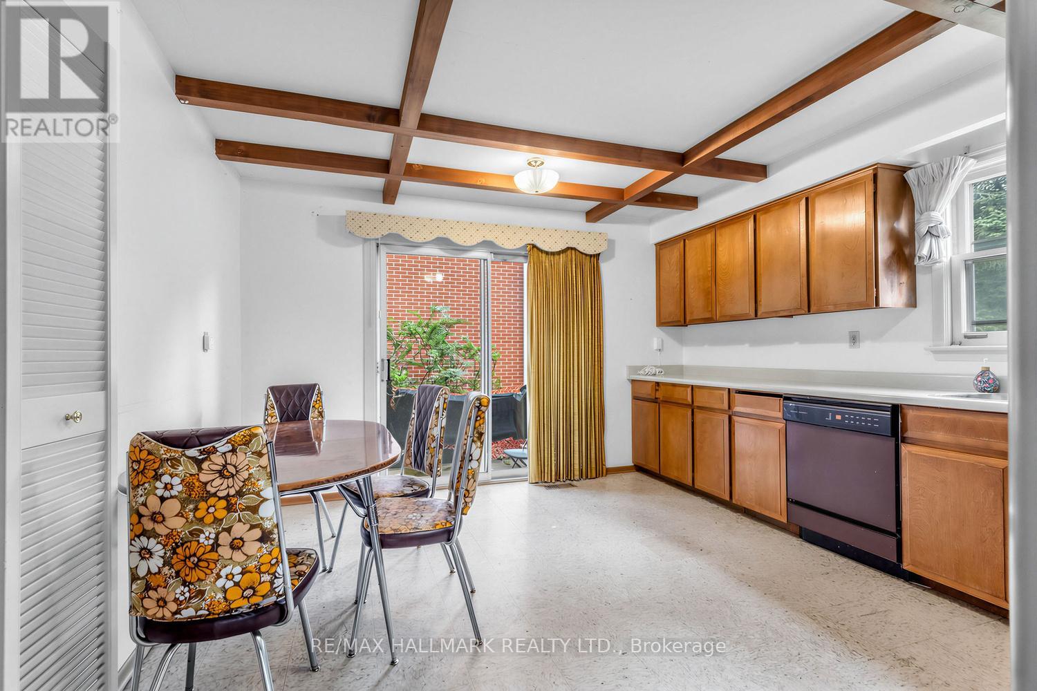 691 CONACHER DRIVE - 14