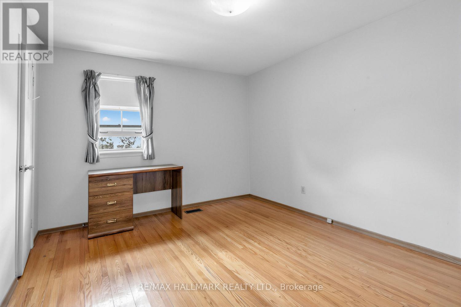 691 CONACHER DRIVE - 29