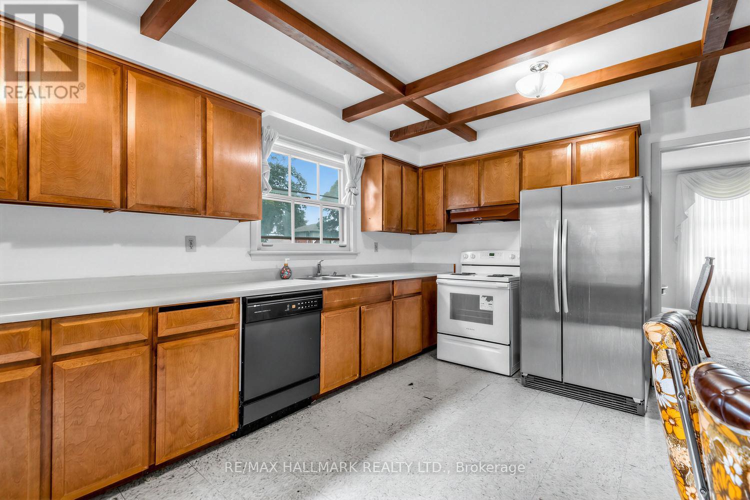 691 CONACHER DRIVE - 11