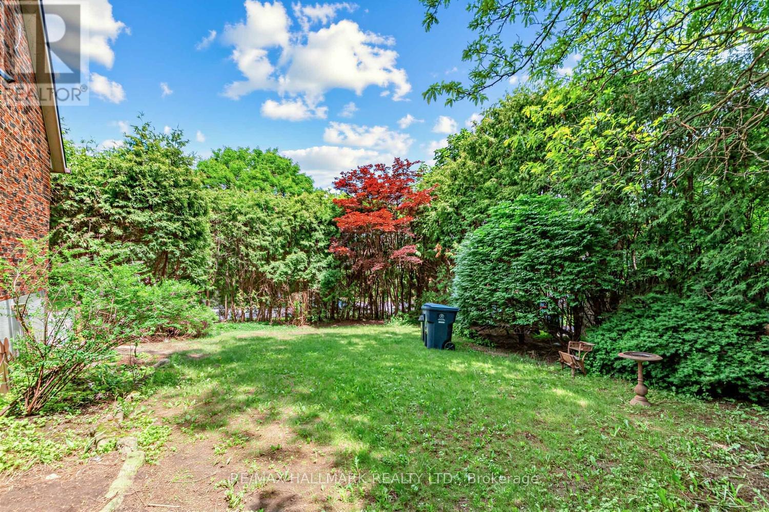 691 CONACHER DRIVE - 36