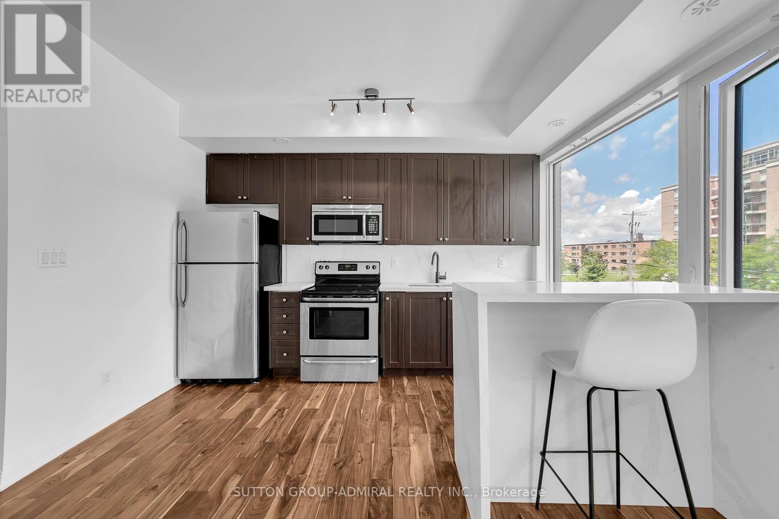 #305 639 LAWRENCE AVENUE - 12