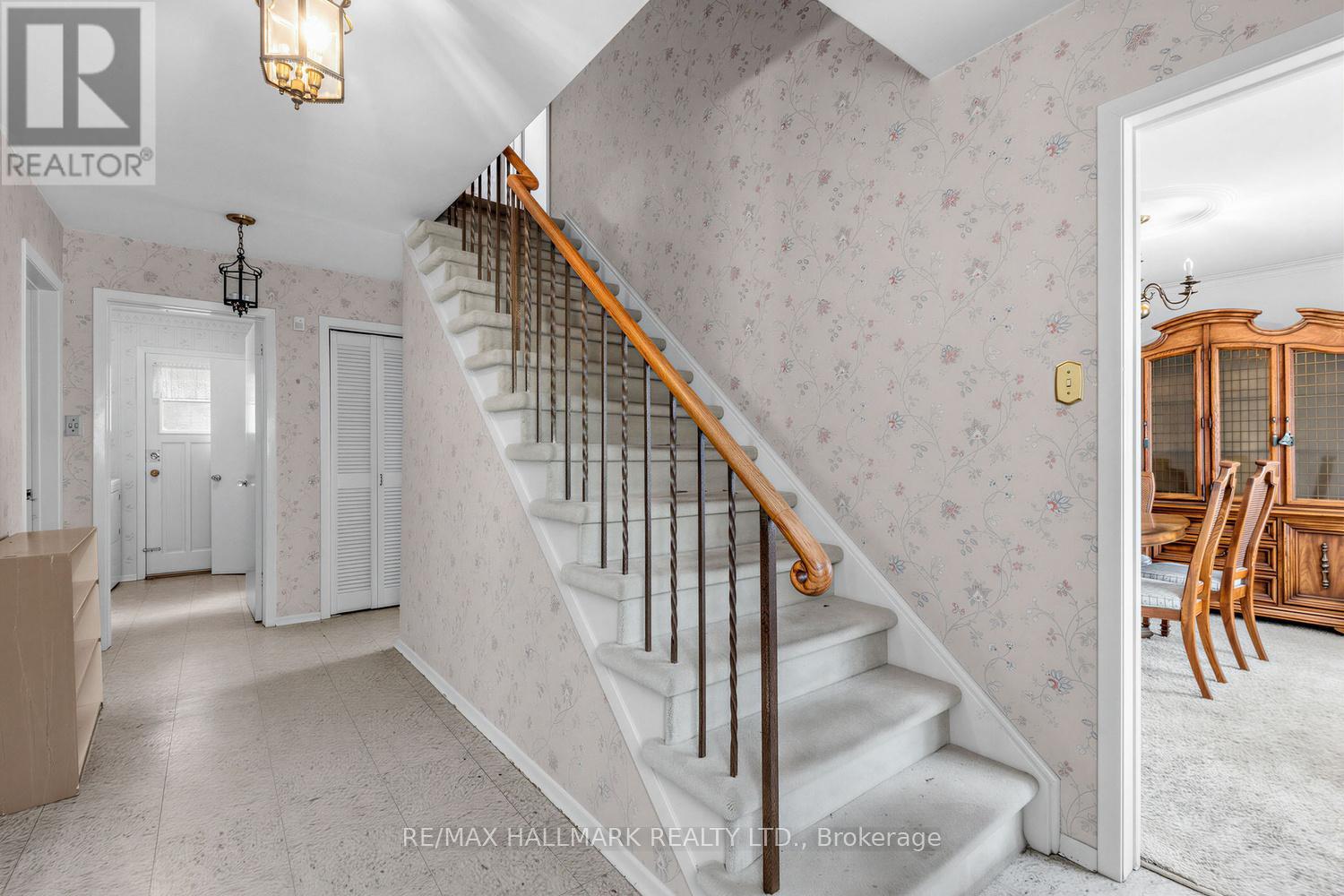 691 CONACHER DRIVE - 5