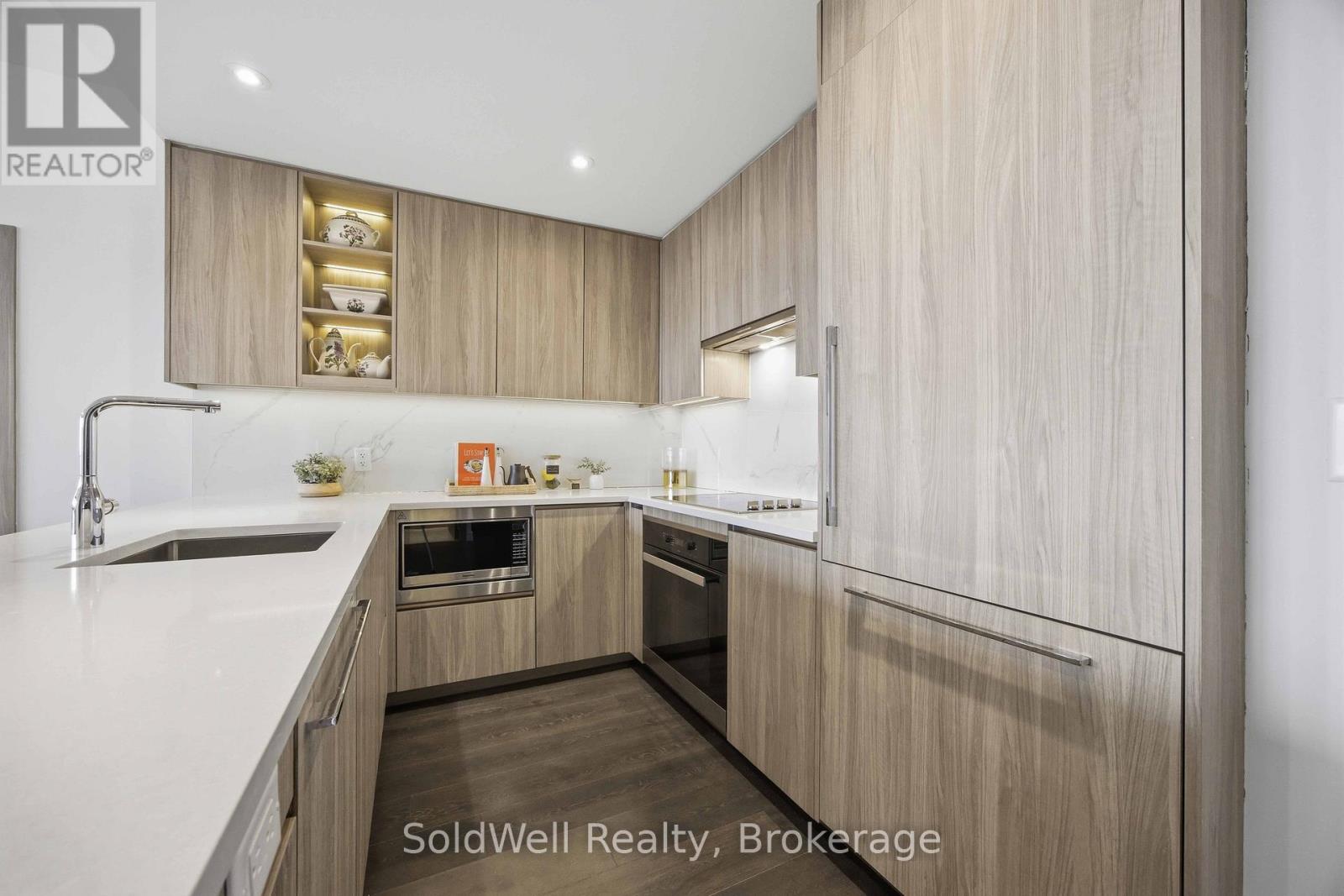 #2103 25 MCMAHON DRIVE - 11