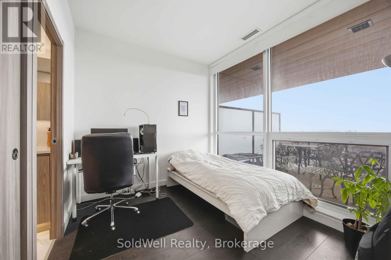 #2103 25 MCMAHON DRIVE - 16