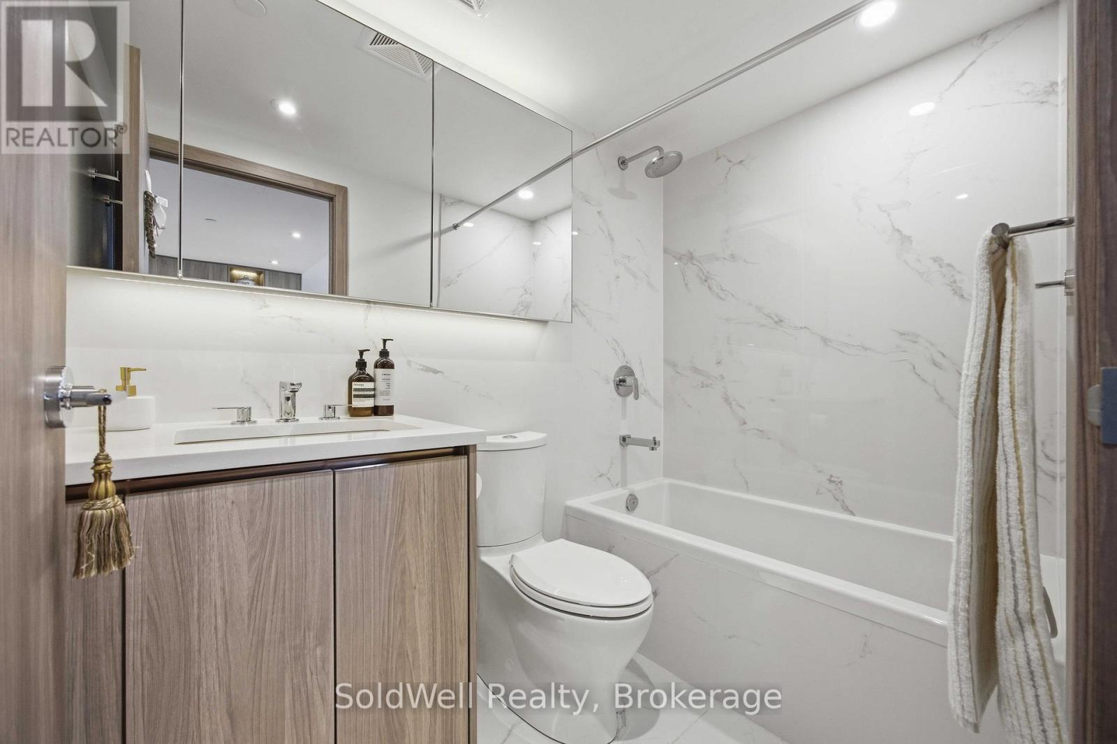#2103 25 MCMAHON DRIVE - 28