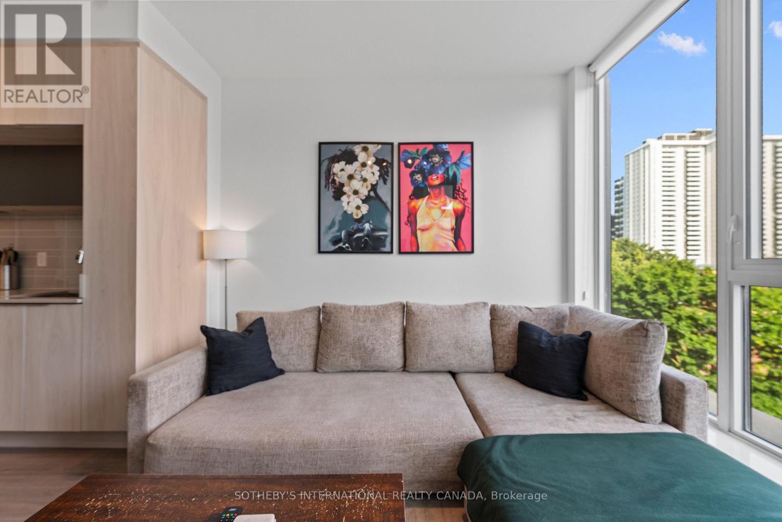#412 1 BELSIZE DRIVE - 8