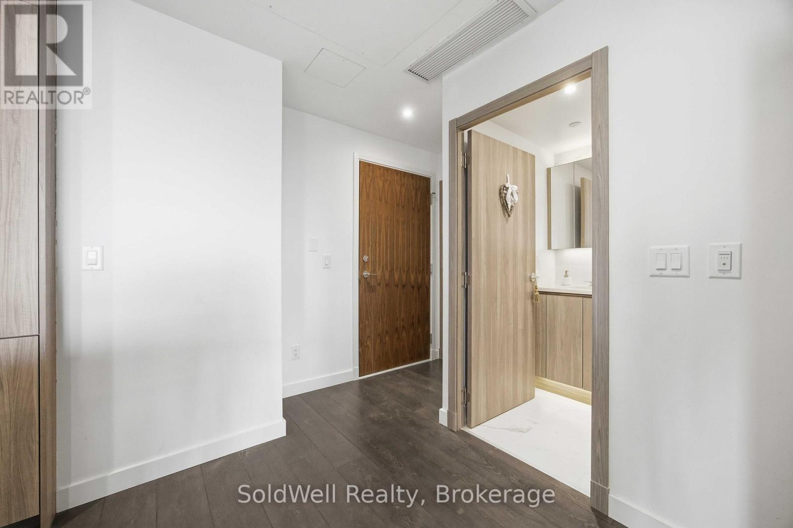 #2103 25 MCMAHON DRIVE - 29