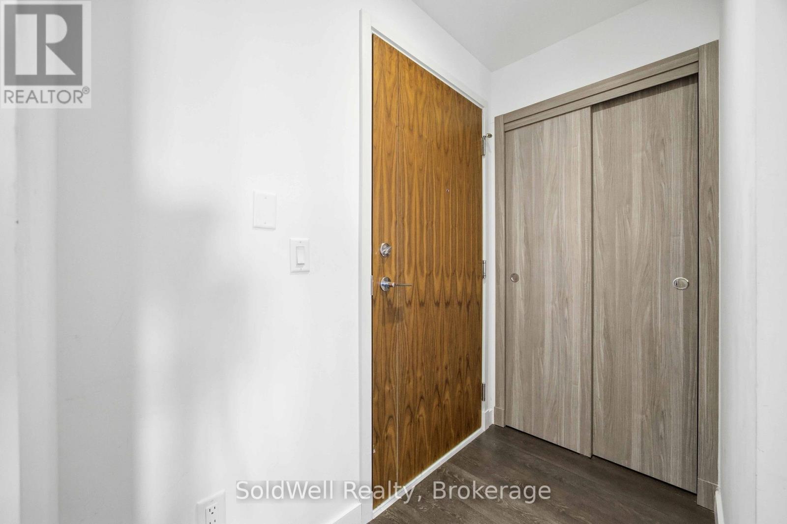 #2103 25 MCMAHON DRIVE - 30