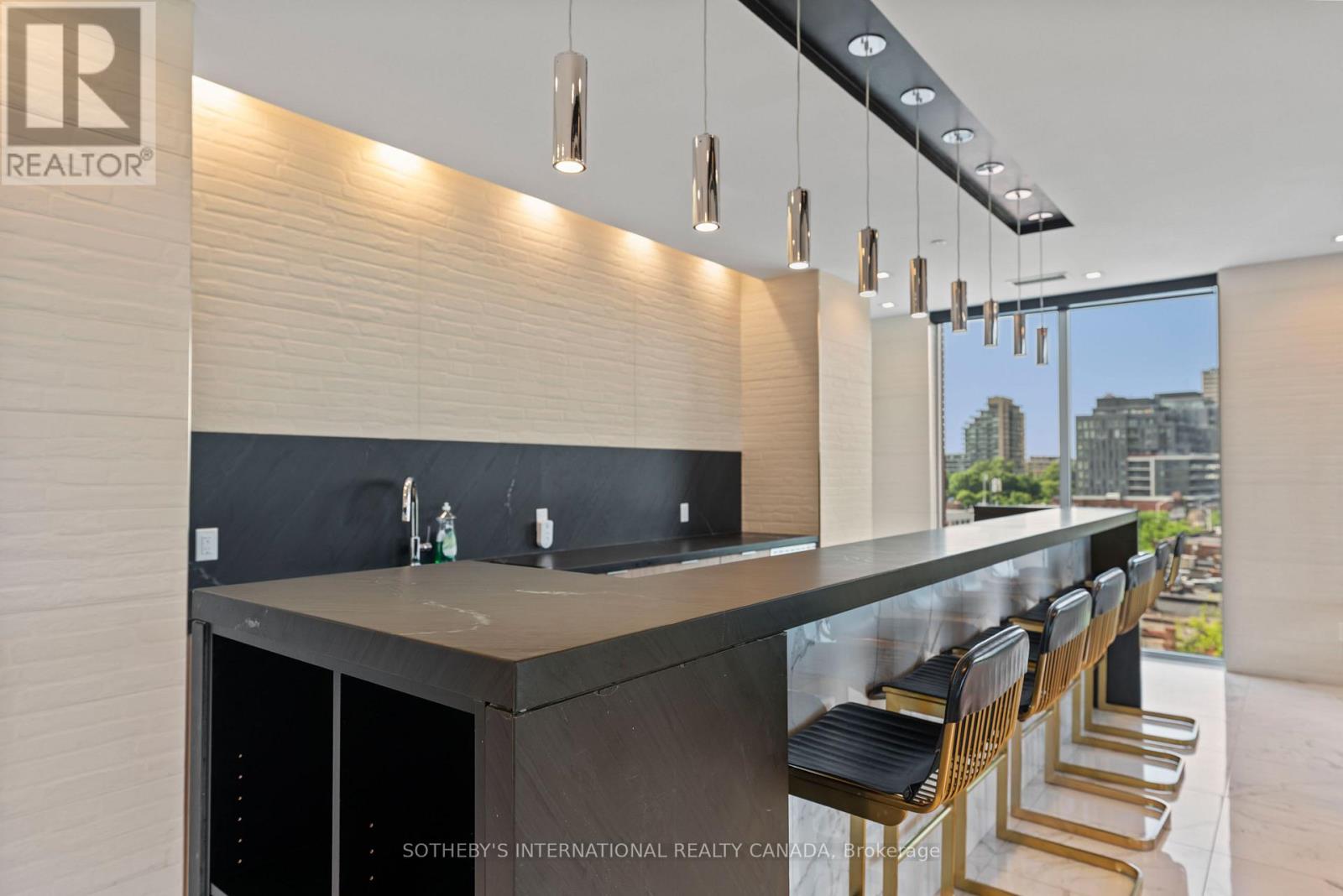 #412 1 BELSIZE DRIVE - 25
