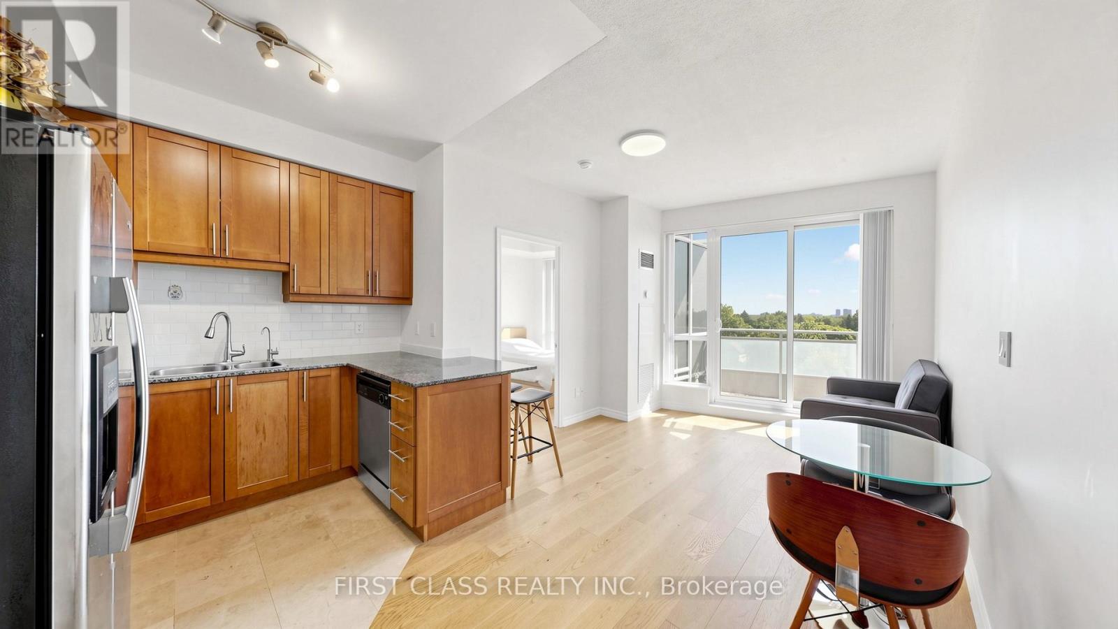 #612 18 HOLMES AVENUE - 2