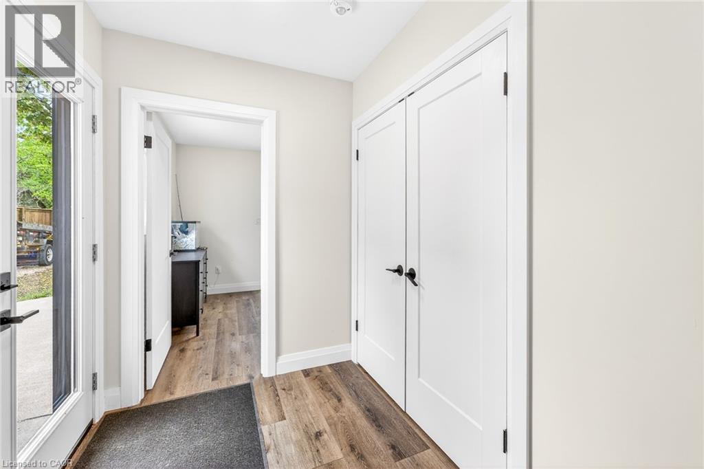 255 MACNAB Street - 25