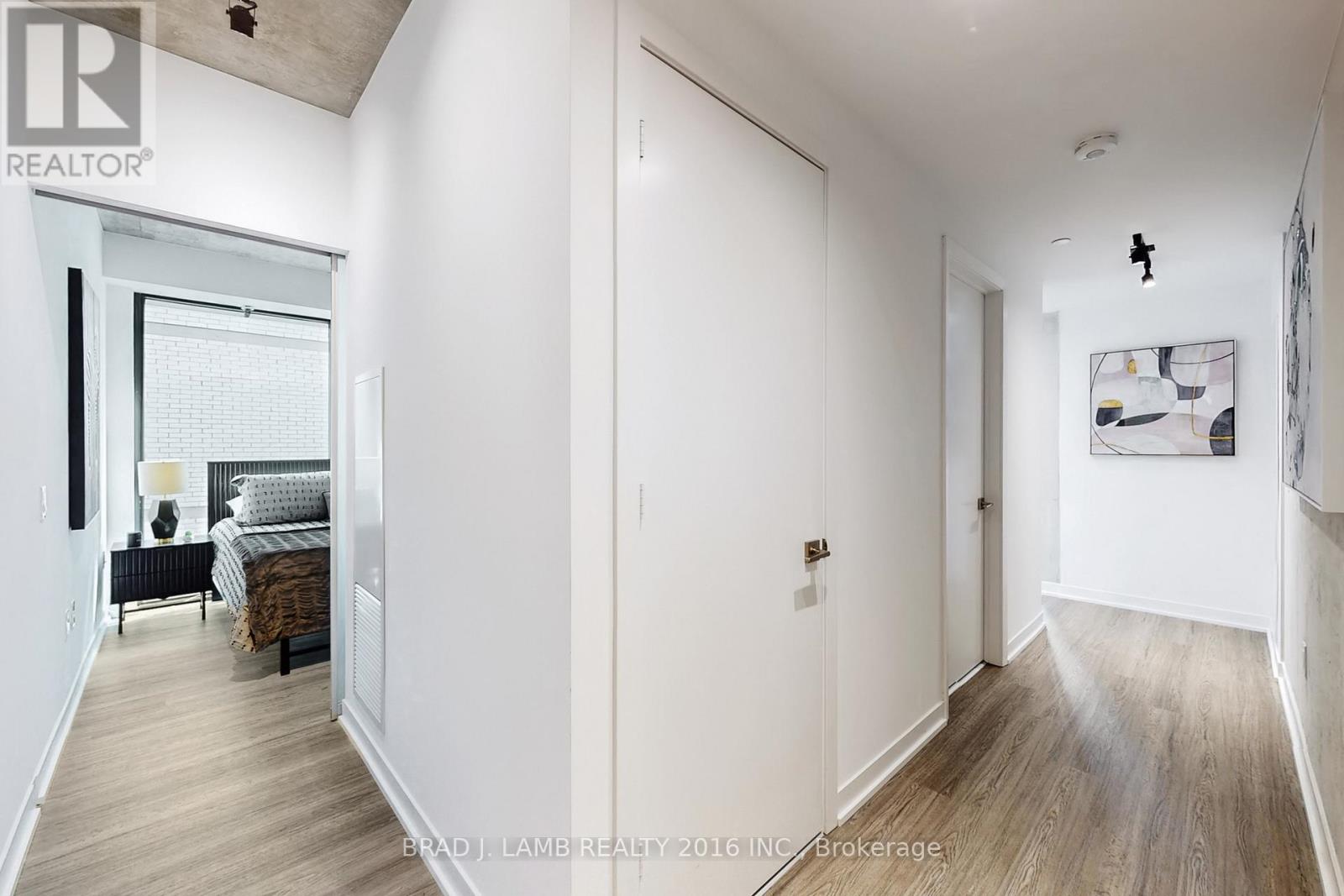 #1011 195 MCCAUL STREET - 28