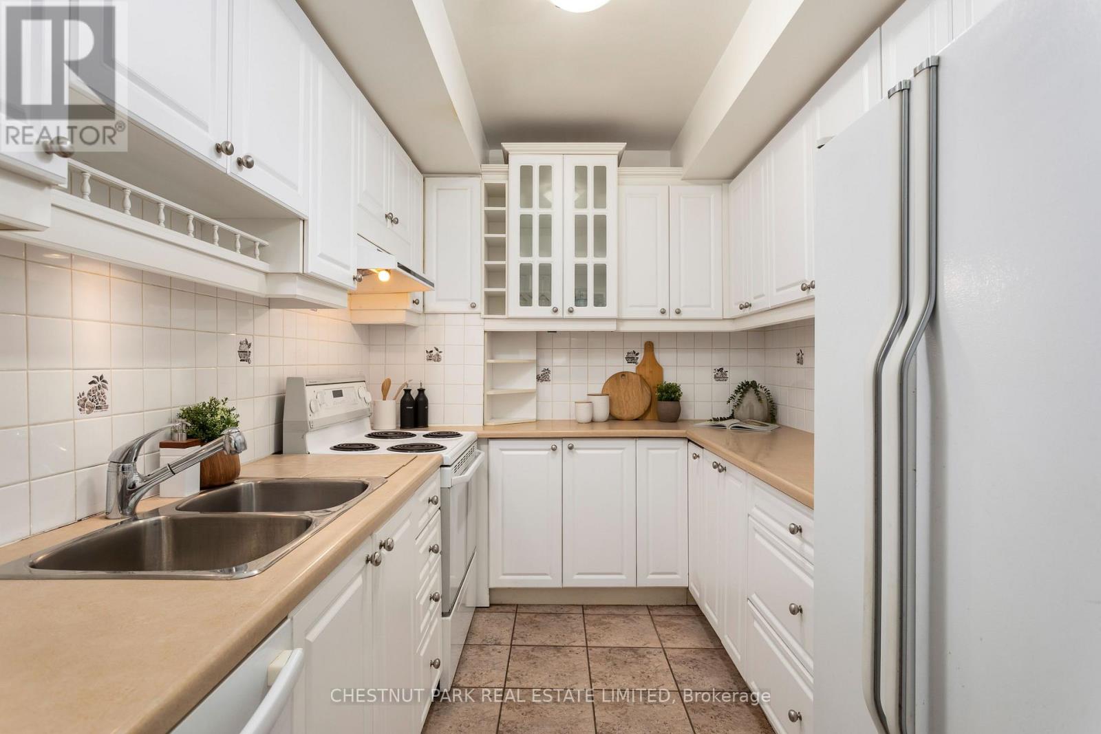 #502 21 DALE AVENUE - Image 12