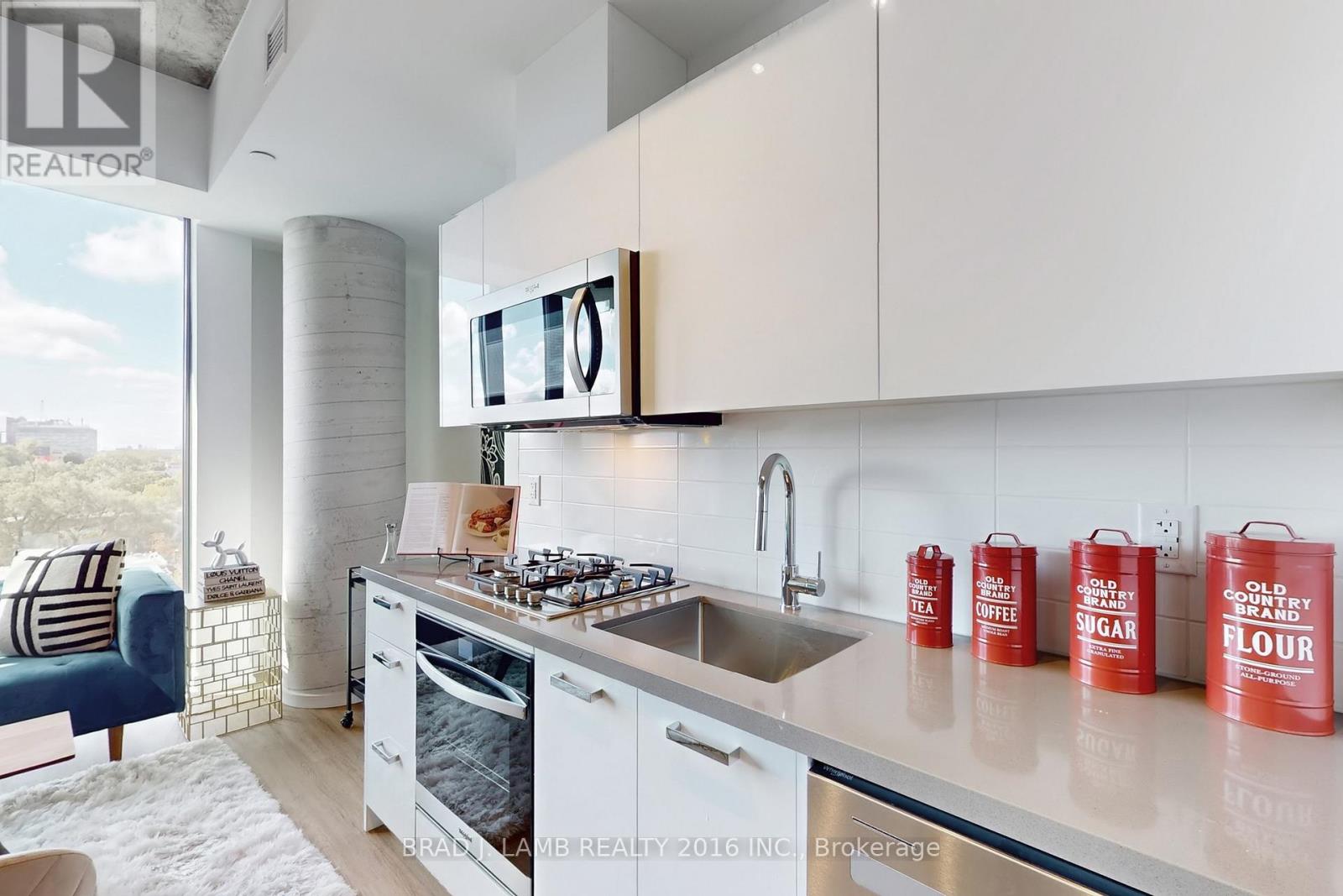 #705 195 MCCAUL STREET - 16