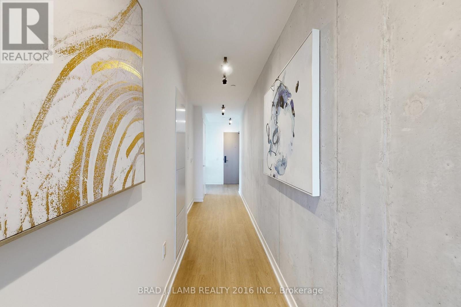 #705 195 MCCAUL STREET - 27