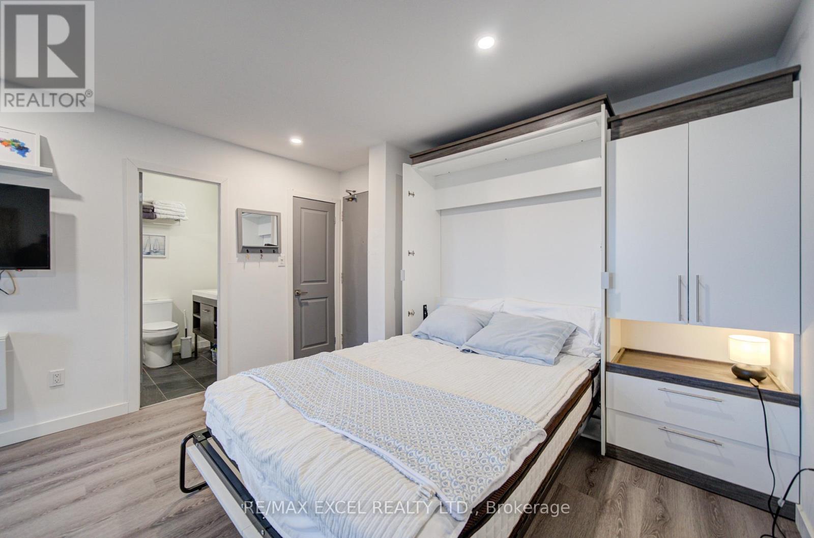 #1605 720 SPADINA AVENUE - 16