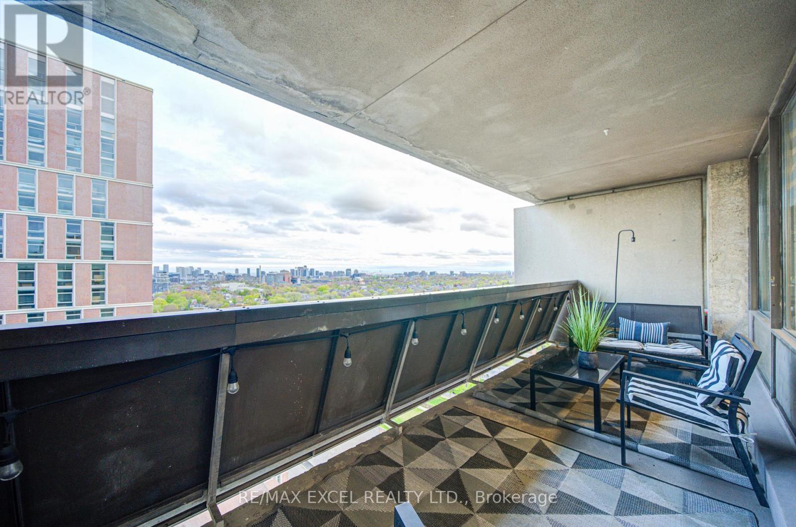 #1605 720 SPADINA AVENUE - 34