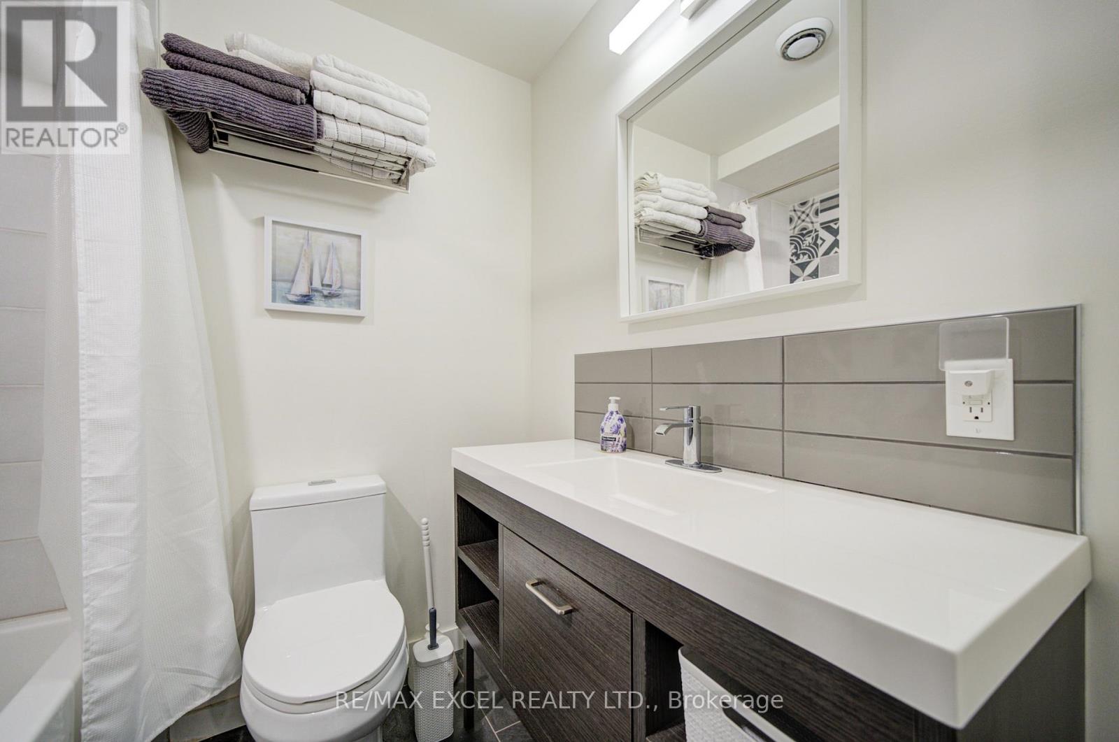 #1605 720 SPADINA AVENUE - 17