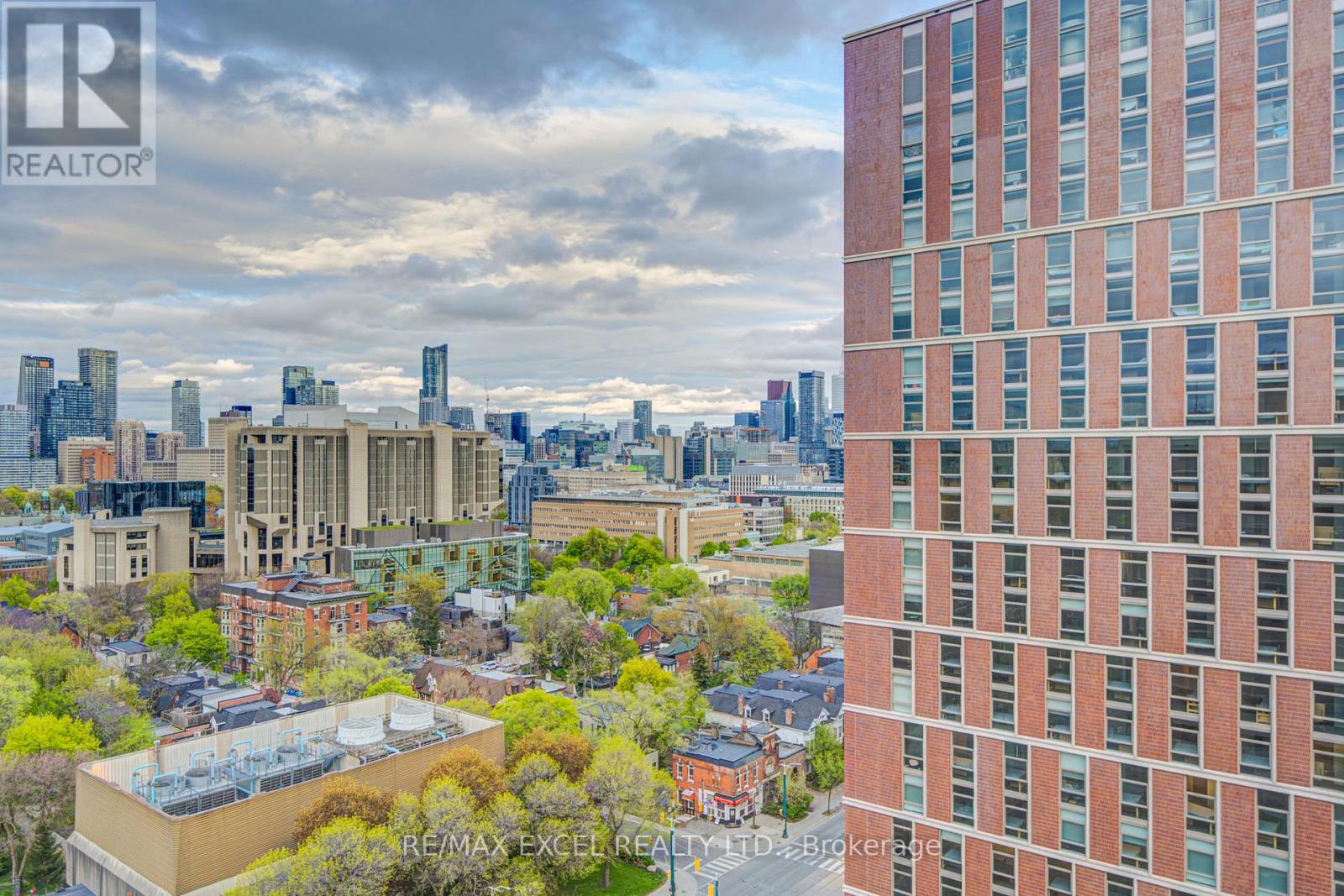#1605 720 SPADINA AVENUE - 40