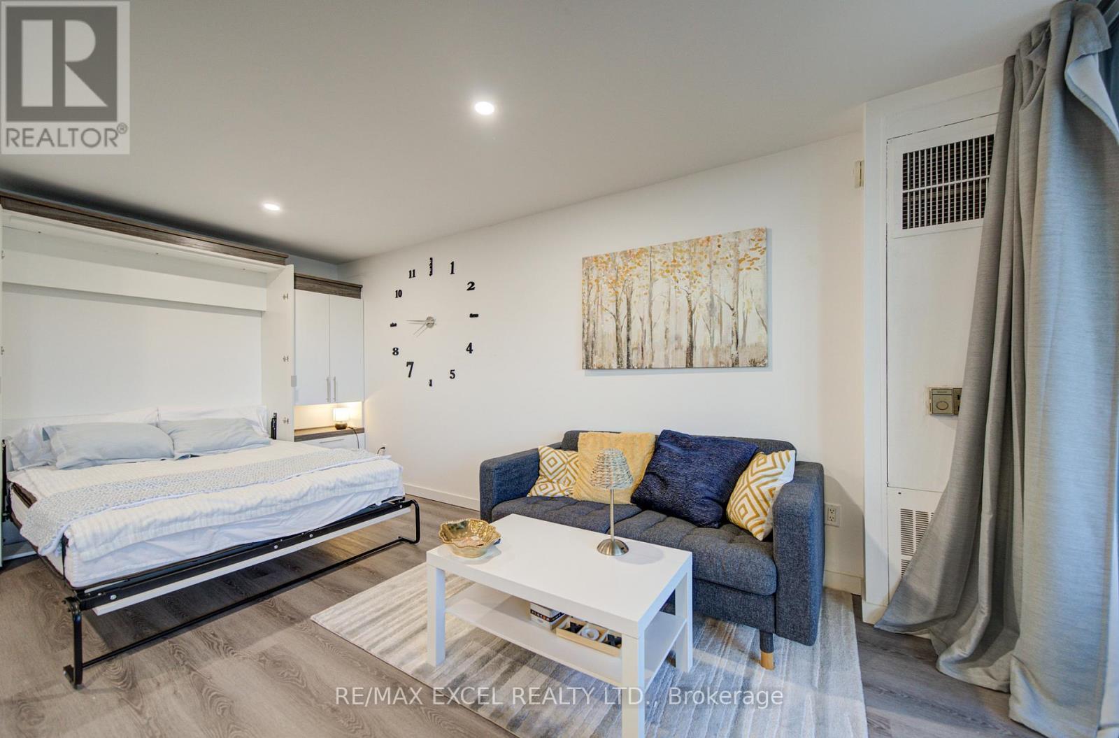 #1605 720 SPADINA AVENUE - 24