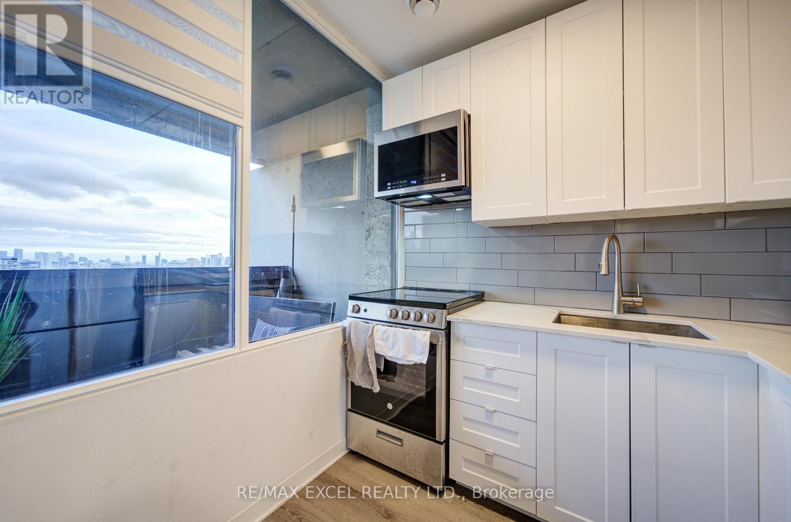 #1605 720 SPADINA AVENUE - 30